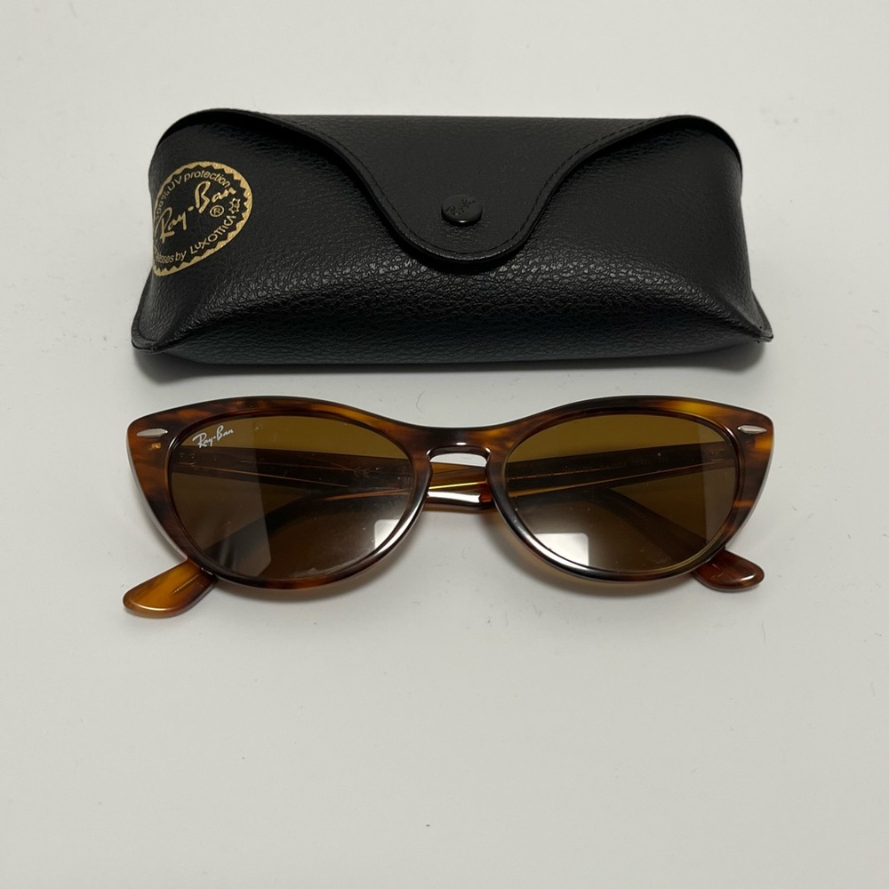 Ray-Ban Cat-eye Sunglasses